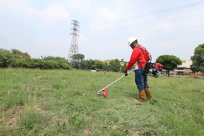 mesin potong rumput terbaik